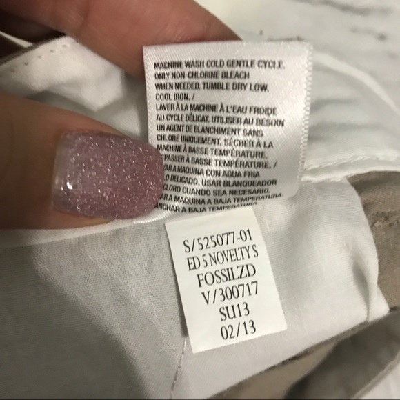 Old Navy Khaki Flamingo Print Pocket Shorts 2 - Picture 5 of 6